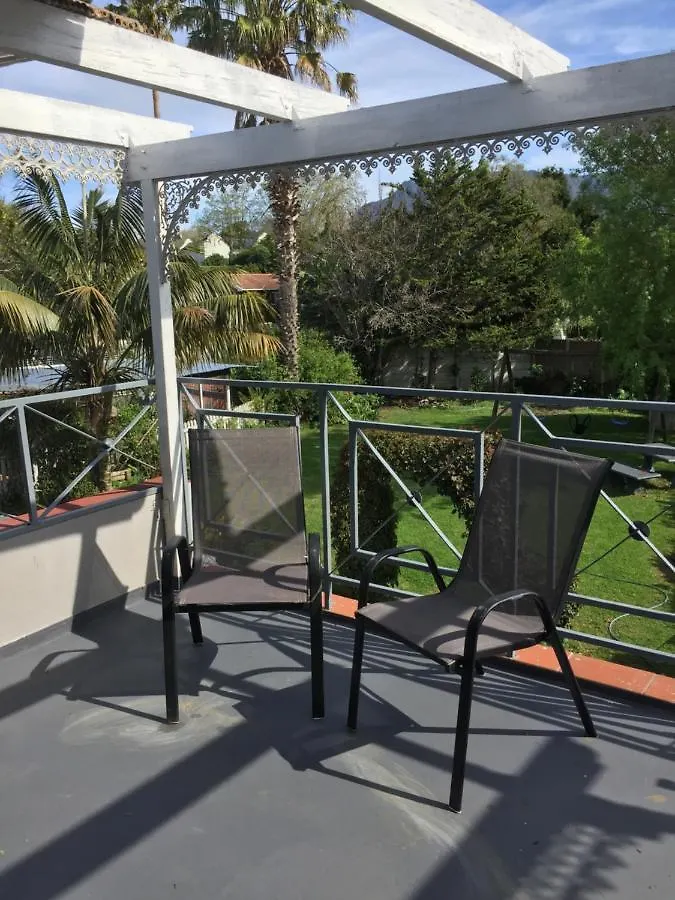 Guest house Constantia Lazy River Cape Town
